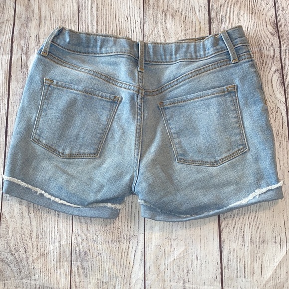 ✨Old Navy Distressed Shorts Size 12 - Picture 2 of 4
